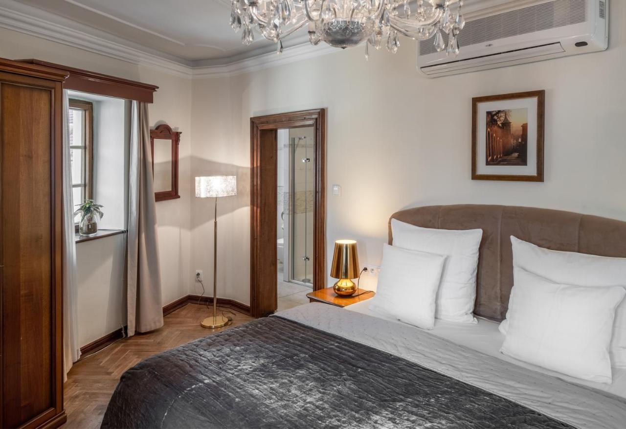 Hotel Aurus By Adrez Praag Buitenkant foto