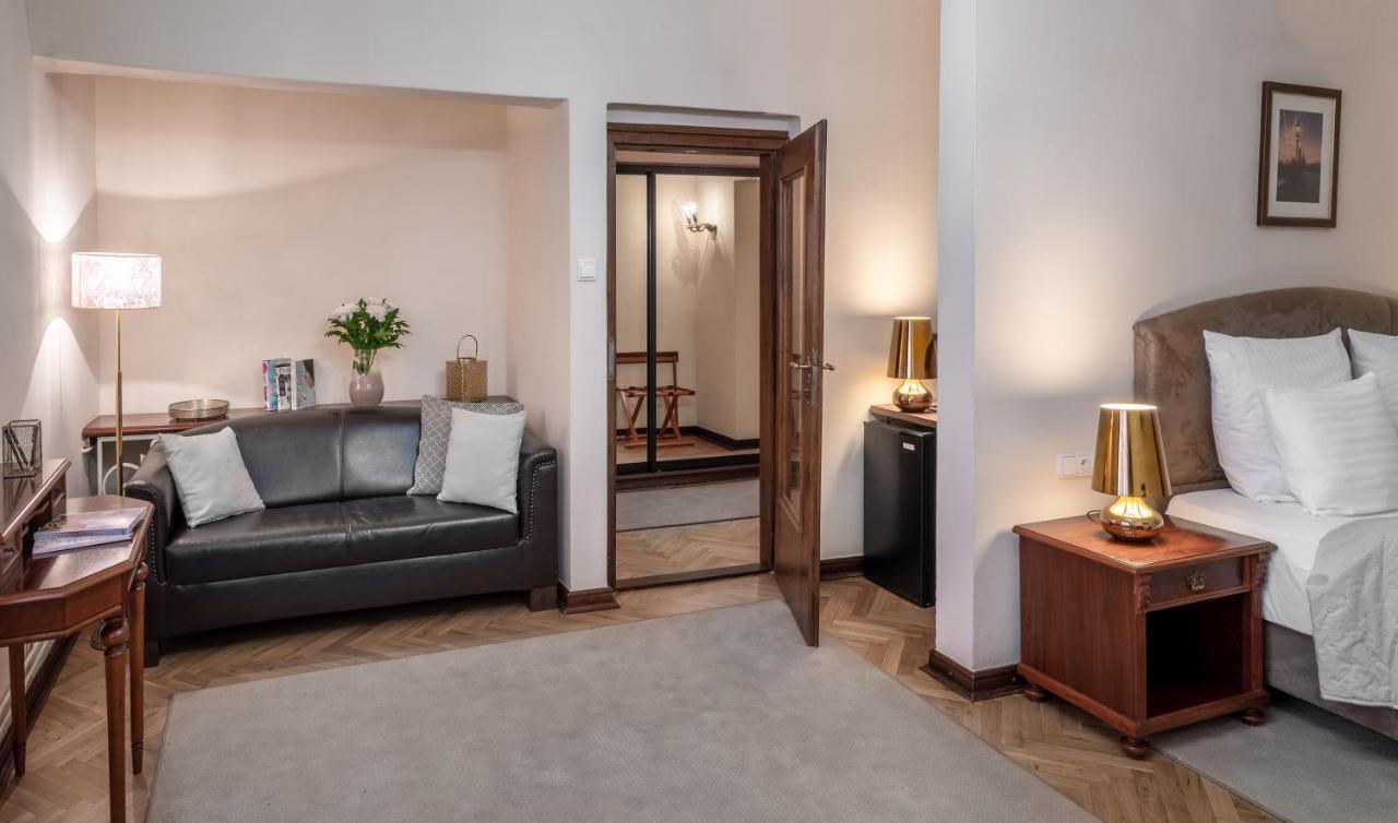 Hotel Aurus By Adrez Praag Buitenkant foto