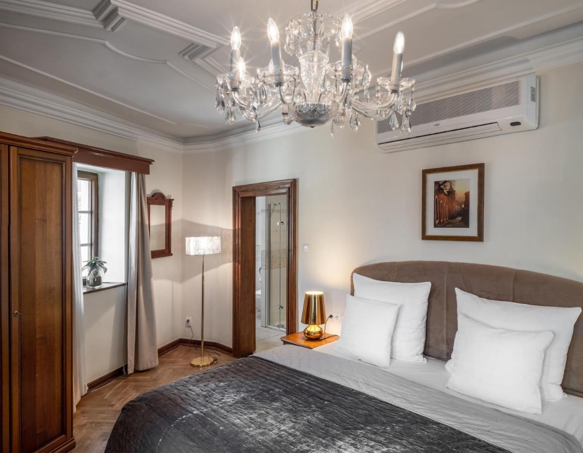 Hotel Aurus By Adrez Praag Buitenkant foto