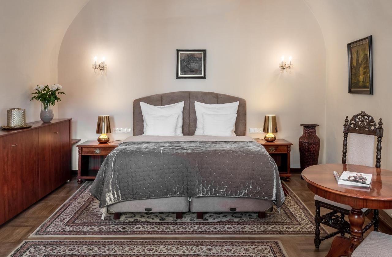 Hotel Aurus By Adrez Praag Buitenkant foto