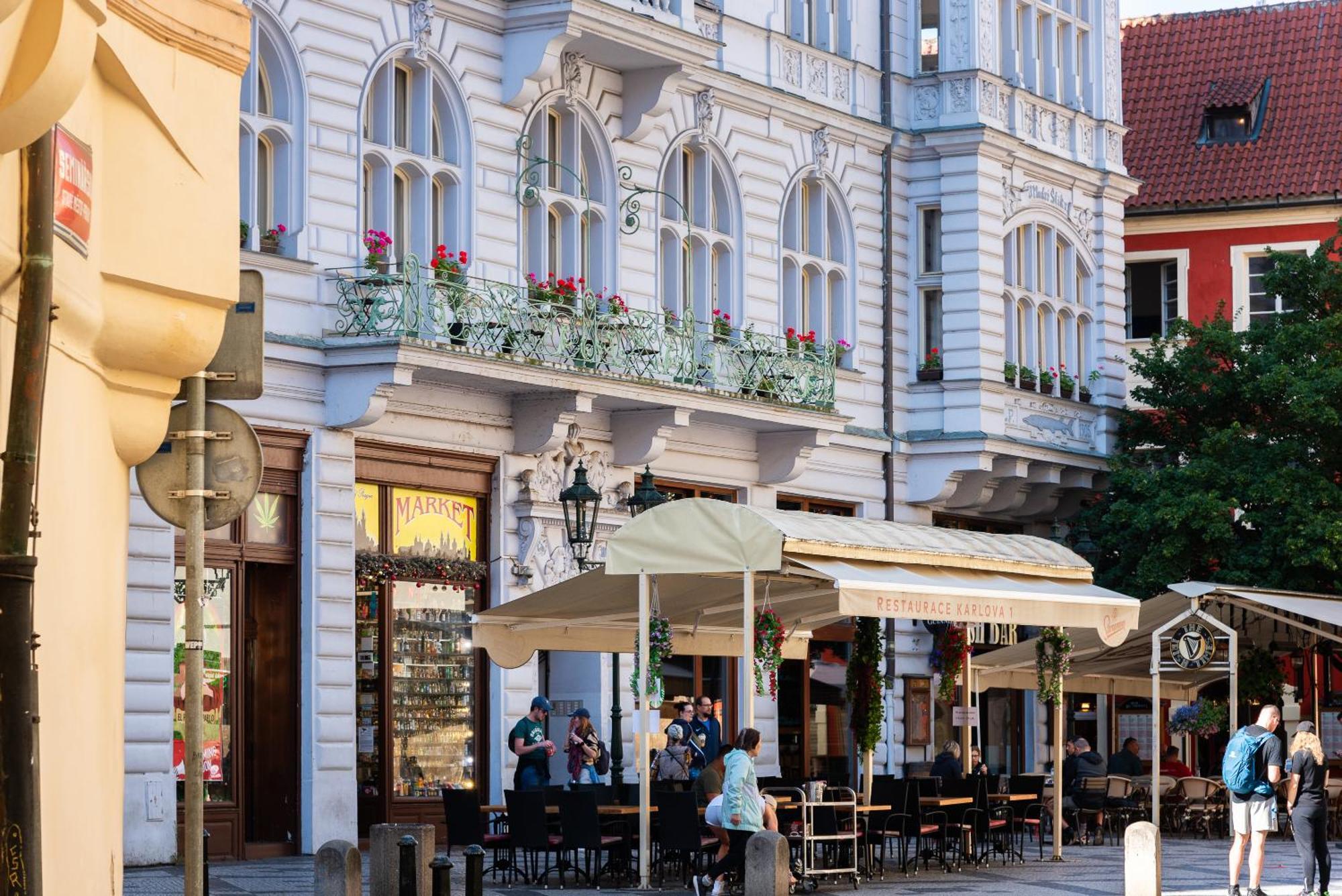 Hotel Aurus By Adrez Praag Buitenkant foto
